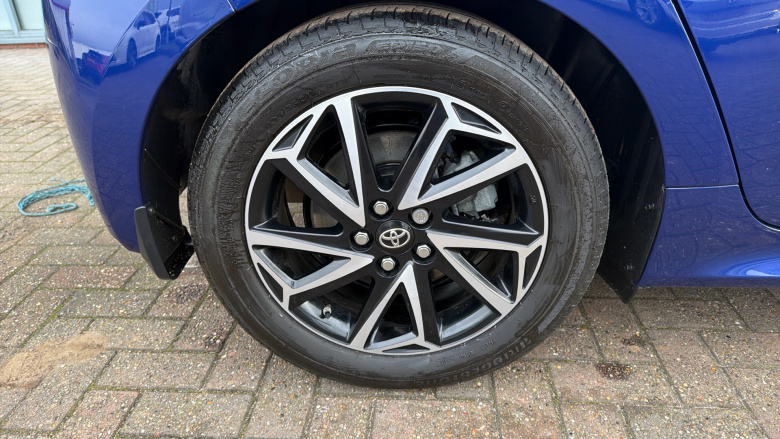 Toyota Yaris 1.5 Hybrid Design 5dr CVT Hybrid Hatchback